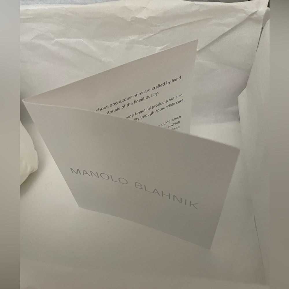🔥Great Used Condition Manolo Blahnik 40(9)heels comes with box,dustbags,card - Picture 14 of 14